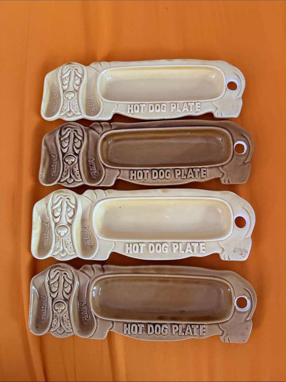 Retro Ceramic Hot Dog Plates — Cream & Brown Set